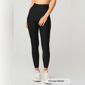 Alo Yoga 7/8 High waisted Airlift legging size Medium